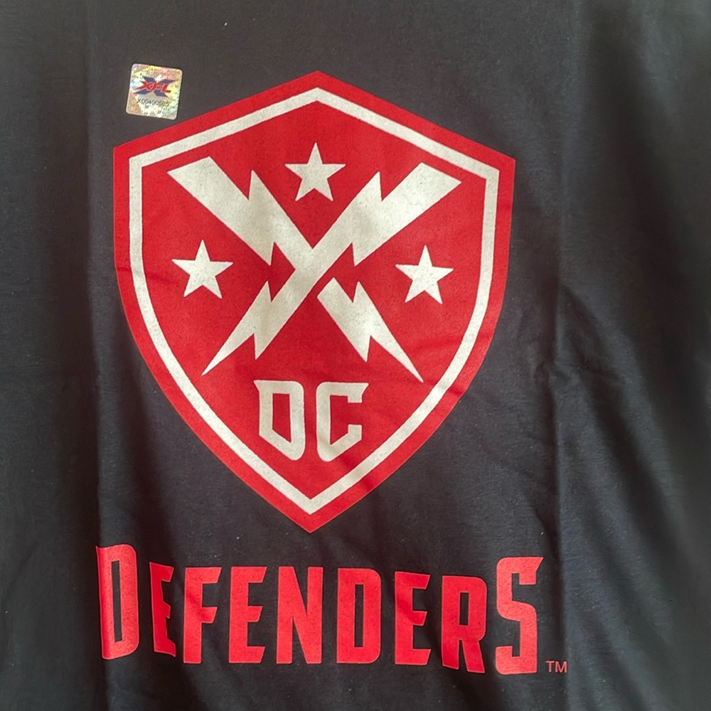 New XFL DC Defenders youth large, short sleeve tee unisex.